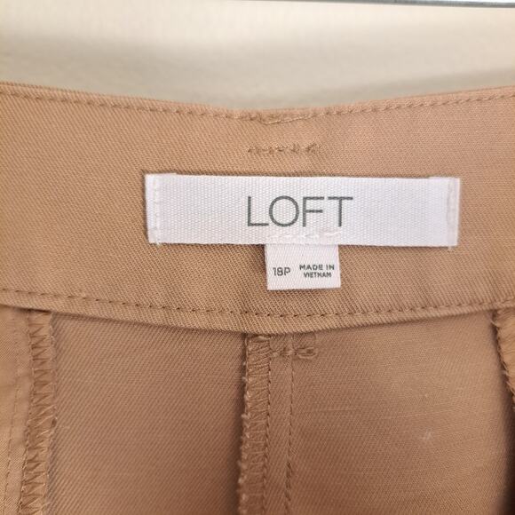 Loft Wide Leg Khaki Tan Cargo Casual Utility Pants Size 18P - Picture 4 of 11